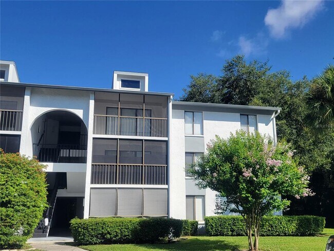 Primary Photo - 1308 Pine Ridge Cir E
