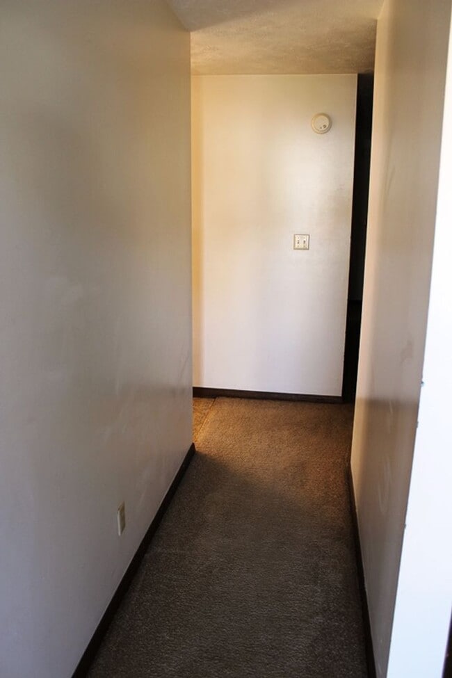 Building Photo - Spacious home in East Manhattan!
