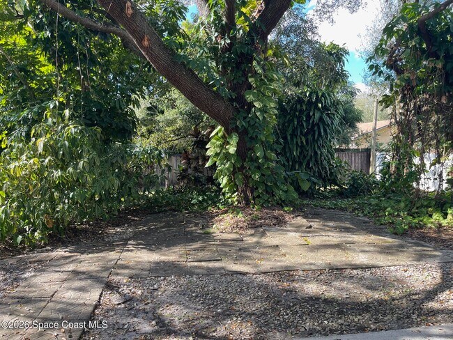 Building Photo - 1122 Jericho Ave NW