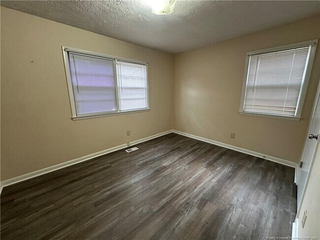 Building Photo - 1219 Chilton Dr