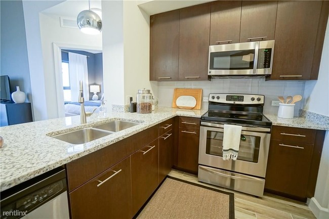 Building Photo - 8050 SW 72nd Ave