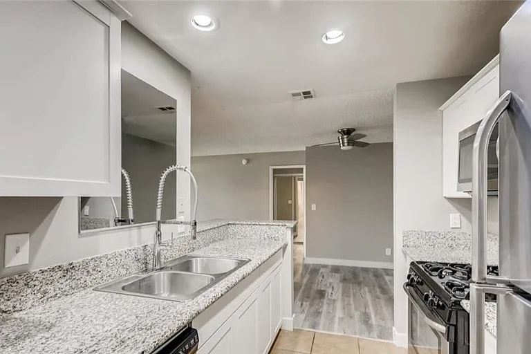 Building Photo - 2200 S Fort Apache Rd