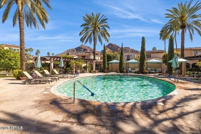 Building Photo - 4949 E Lincoln Dr