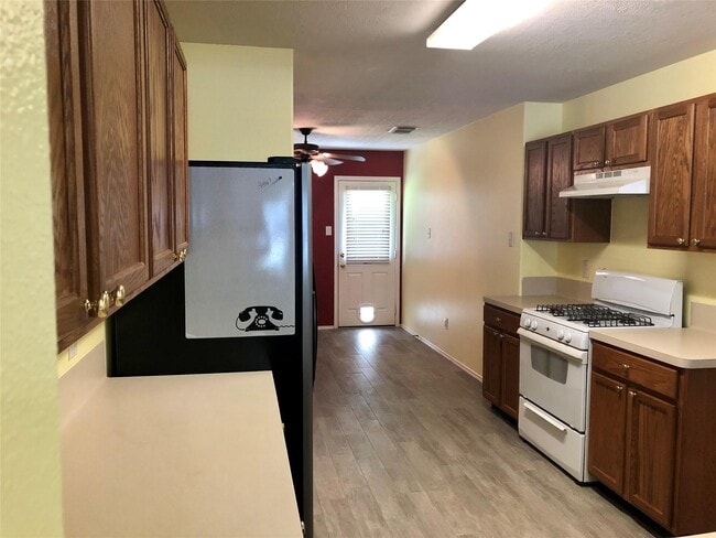 Building Photo - 5206 Sage Cir