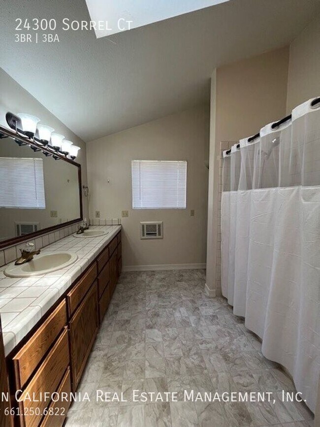 Building Photo - 24300 Sorrel Ct
