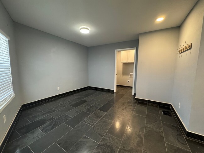 Building Photo - Davis Island Charming Home
