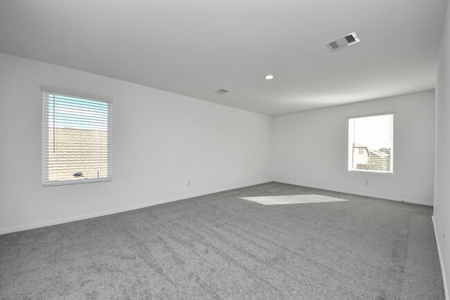 Building Photo - 2523 Night Emerald Dr