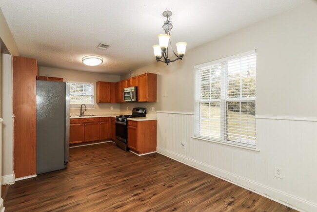 Building Photo - 118 Bainbridge Ct