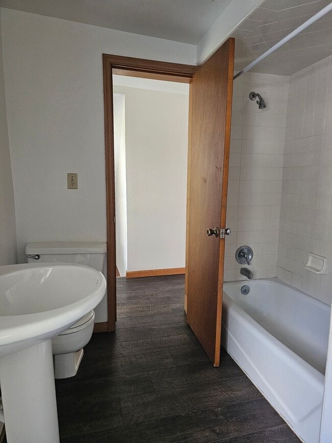 Building Photo - E. Court Street Duplex