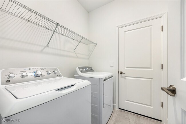 Building Photo - 19613 Hinkley Dr