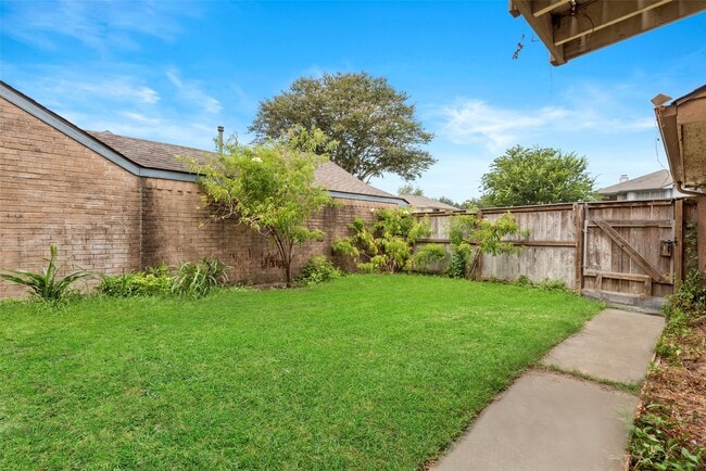 Building Photo - 8519 Wild Basin Dr