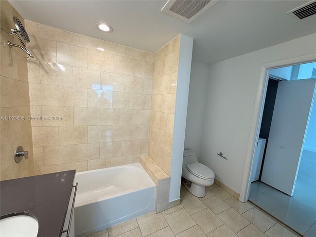 Building Photo - 90 SW 3rd St