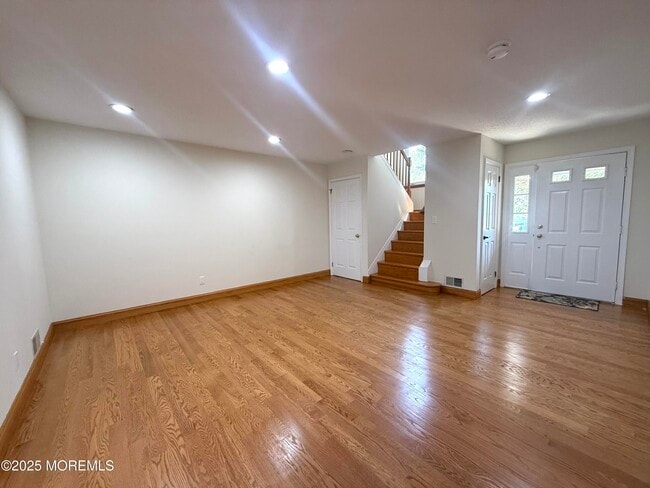 Building Photo - 28 Warbler Rd