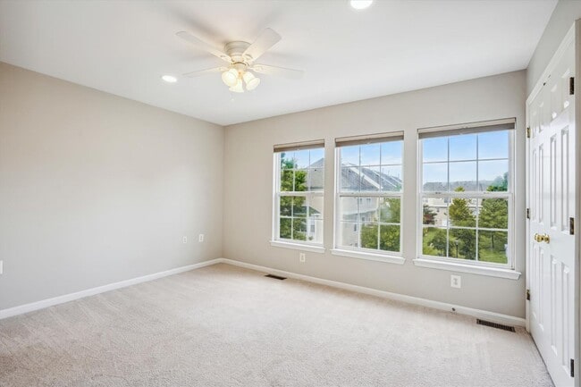 Building Photo - 23076 Fontwell Square
