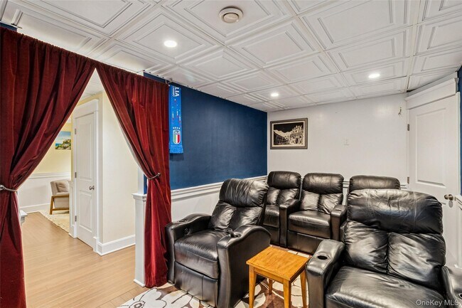 Building Photo - 38 Baycrest Ave