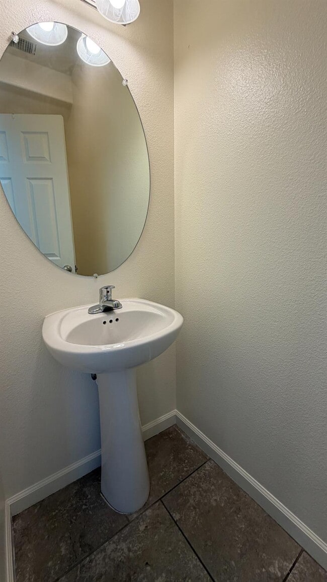 Building Photo - 3774 Amity Ln