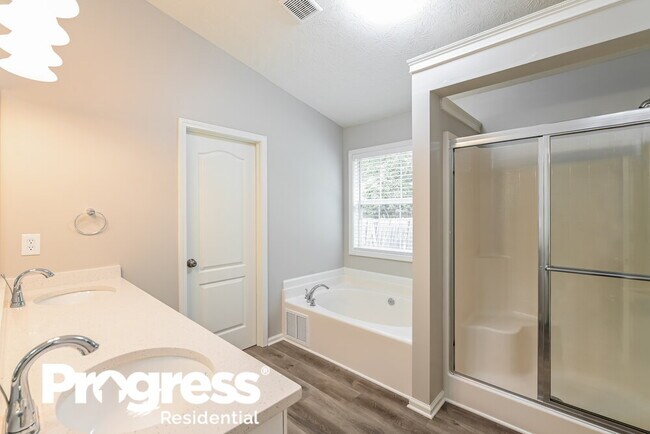 Building Photo - 1600 Jami Hollow Way