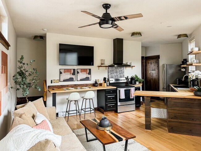 Building Photo - Modern 1 Bedroom, 1 Bathroom Home in East Missoula – Fully Furnished!