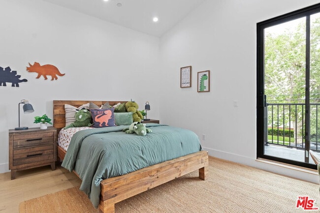 Building Photo - 4535 Haskell Ave