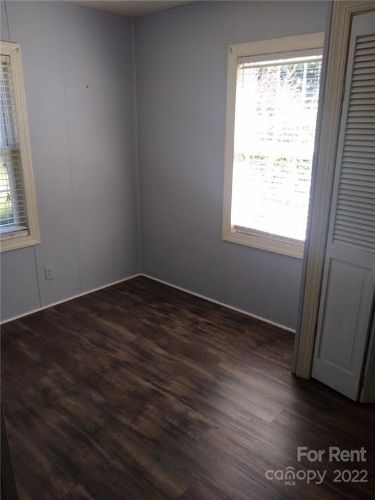 Building Photo - 5585 George Henry Dr