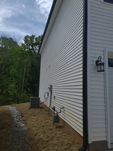 Building Photo - 111 Solis Ct