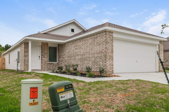 Building Photo - 15211 Abella Dr