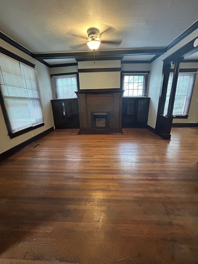 Building Photo - 1018 Brown St