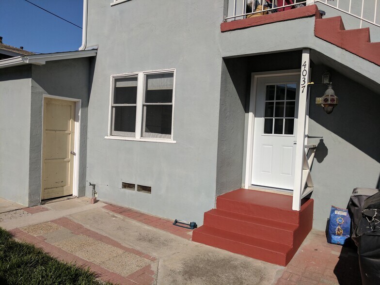 Apartment - 4035 32nd St