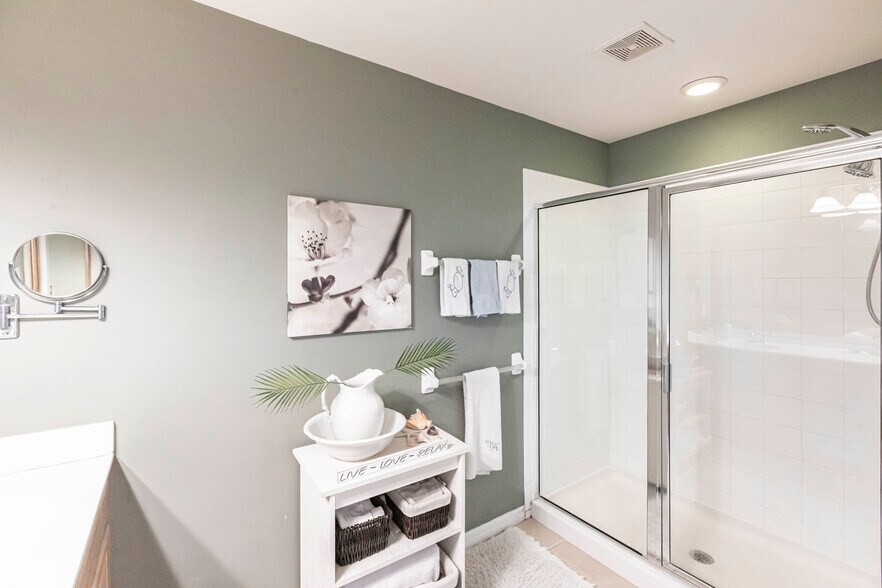 Building Photo - 15616 Marcello Cir