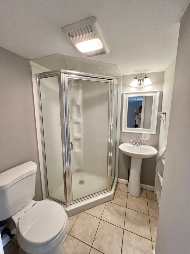 Building Photo - 121 N State St