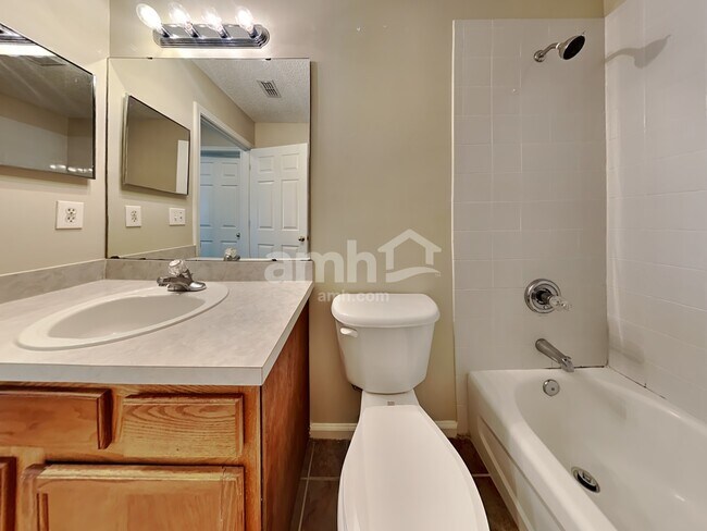 Building Photo - 945 Cherry Point Way