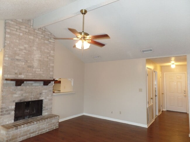 Building Photo - Meadowcreek Subdivision