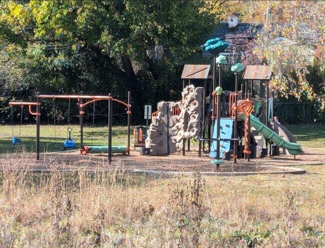 Building Photo - 3255 Kirchoff Rd