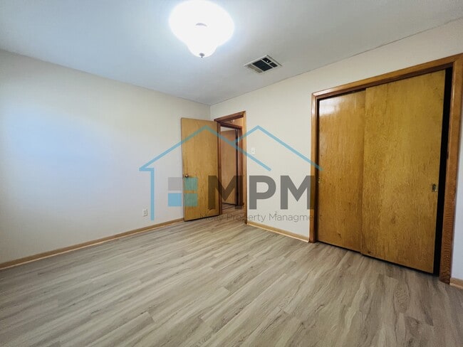 Building Photo - 406 Beasley St