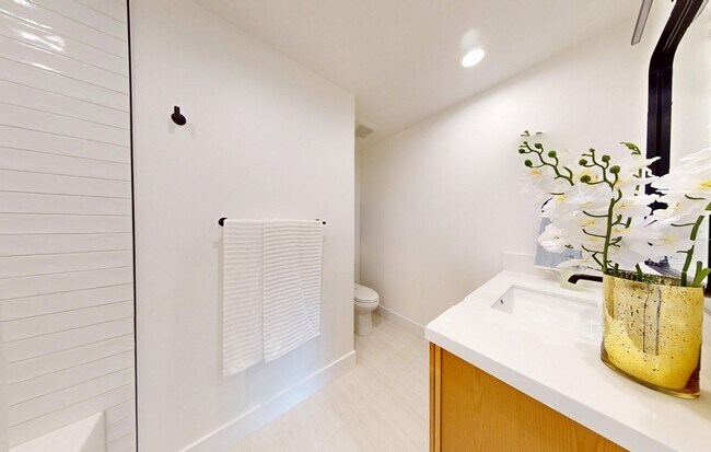 Building Photo - Single House Fountain Valley