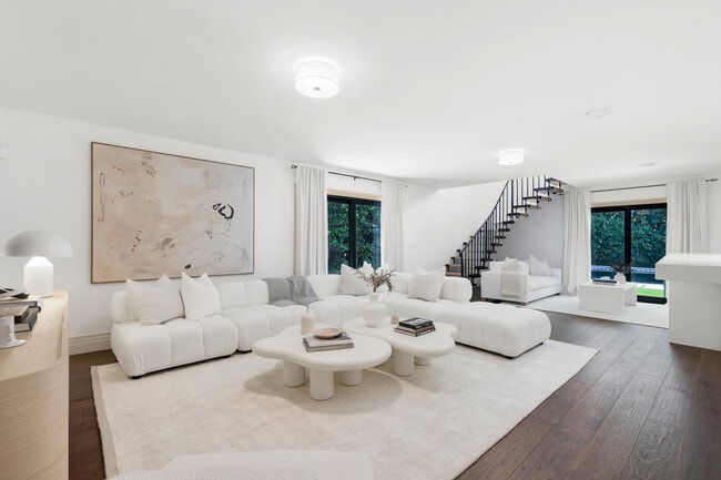 Building Photo - 1435 N Ocean Way