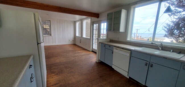 Building Photo - 1015 High St