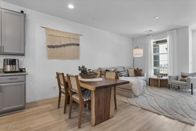 Building Photo - 92 Kimberlite Dr