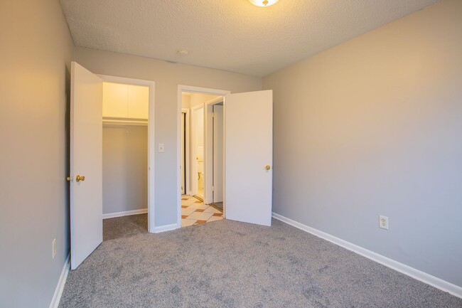 Building Photo - Lovely 2 BR/1 BA Apartment in Barry Farms!