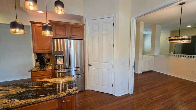 Building Photo - 3 bedroom 3 bathroom 2 car garage townhome in Mission Inn.