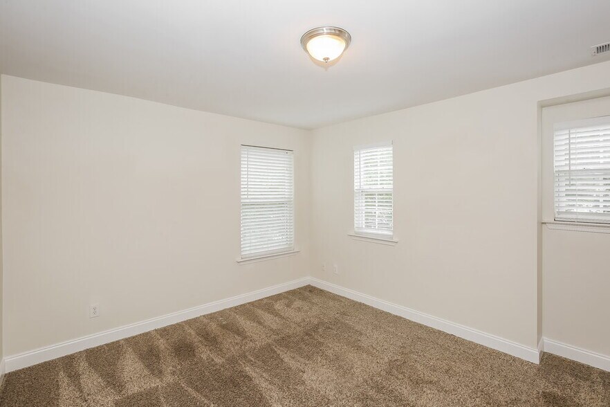 Building Photo - 7542 Brookwood Valley Ln