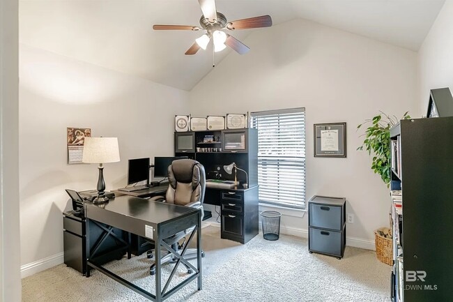 Building Photo - 10 Breydon Ct