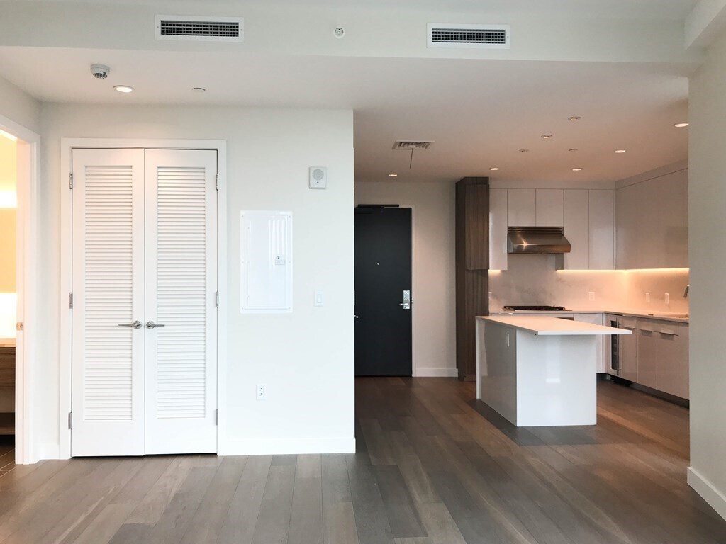 Building Photo - 188 Brookline Ave