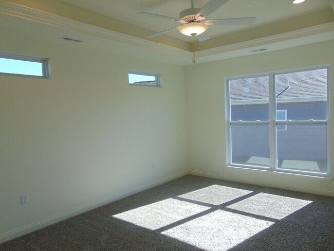 Building Photo - Sensational 3 Bed 2 Bath House!