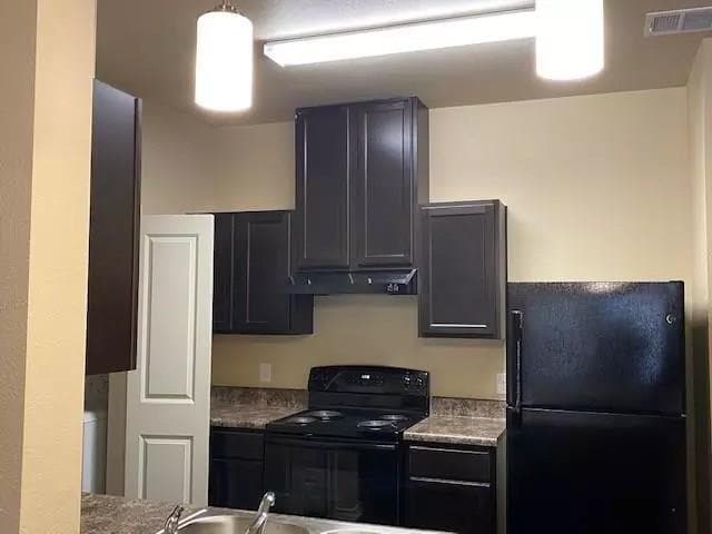 Building Photo - 505 Sunset Dr
