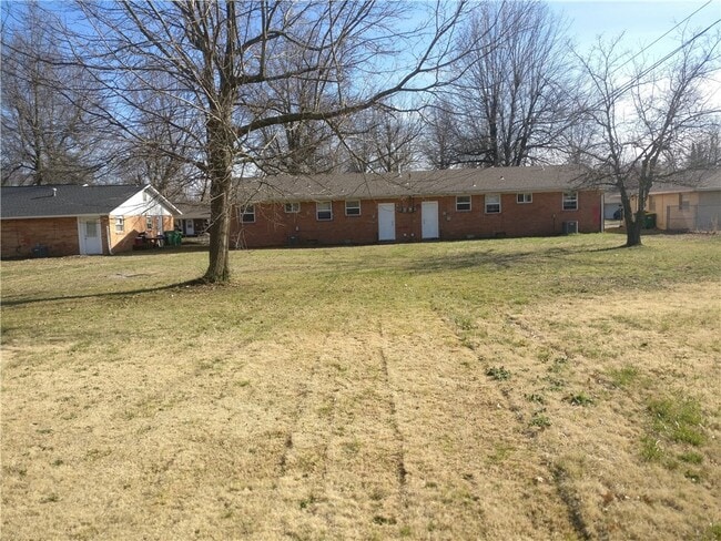 Building Photo - 1908.5 Westwood Ave