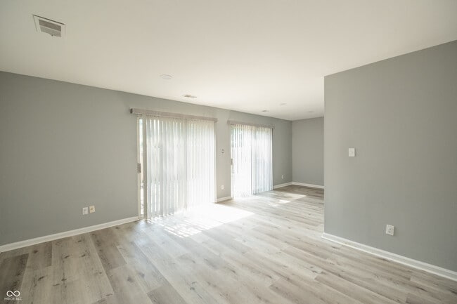 Building Photo - 8283 Sobax Dr