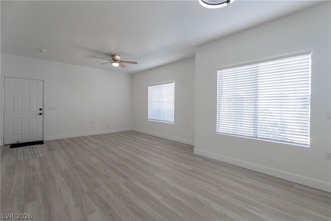 Building Photo - 10245 S Maryland Pkwy