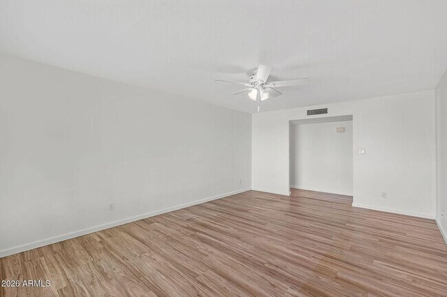 Building Photo - 2137 E Apollo Ave