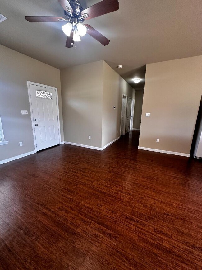 Building Photo - 25 Rock Creek Dr